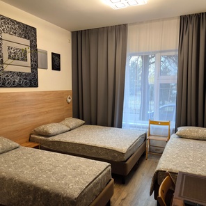 Номер №3 Четырехместный с тремя кроватями (140+80+80см)